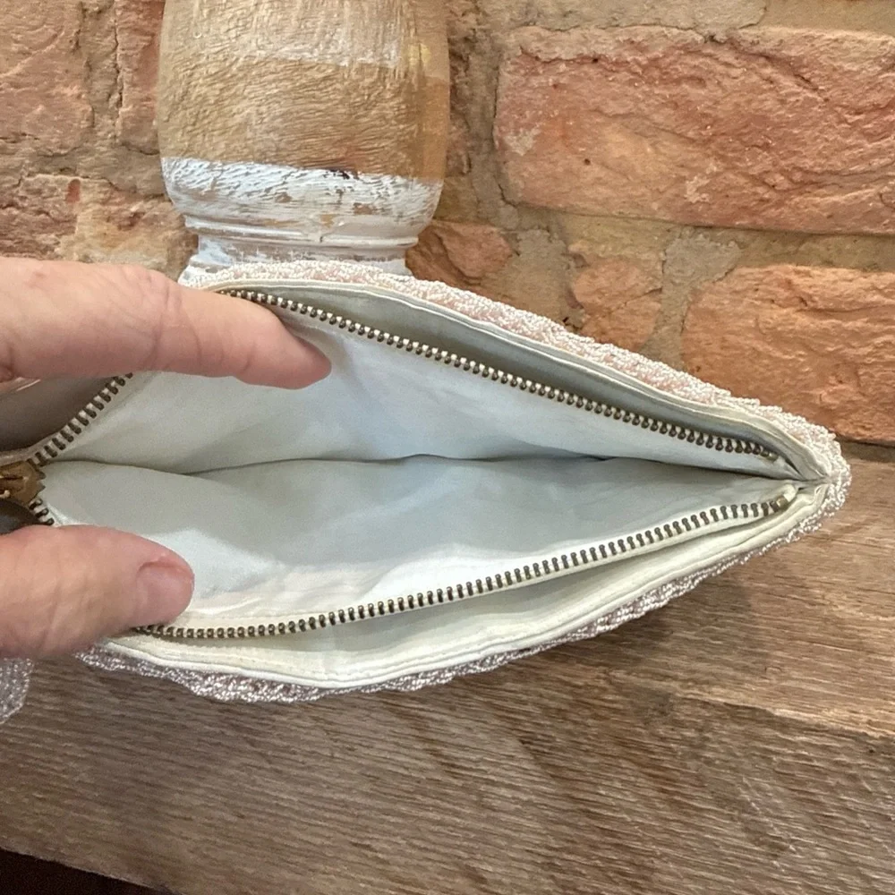 Vintage‎ seed beaded Cream Wristlet clutch